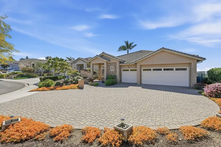 Property Photo:  917 Anatra Ct  CA 92011 