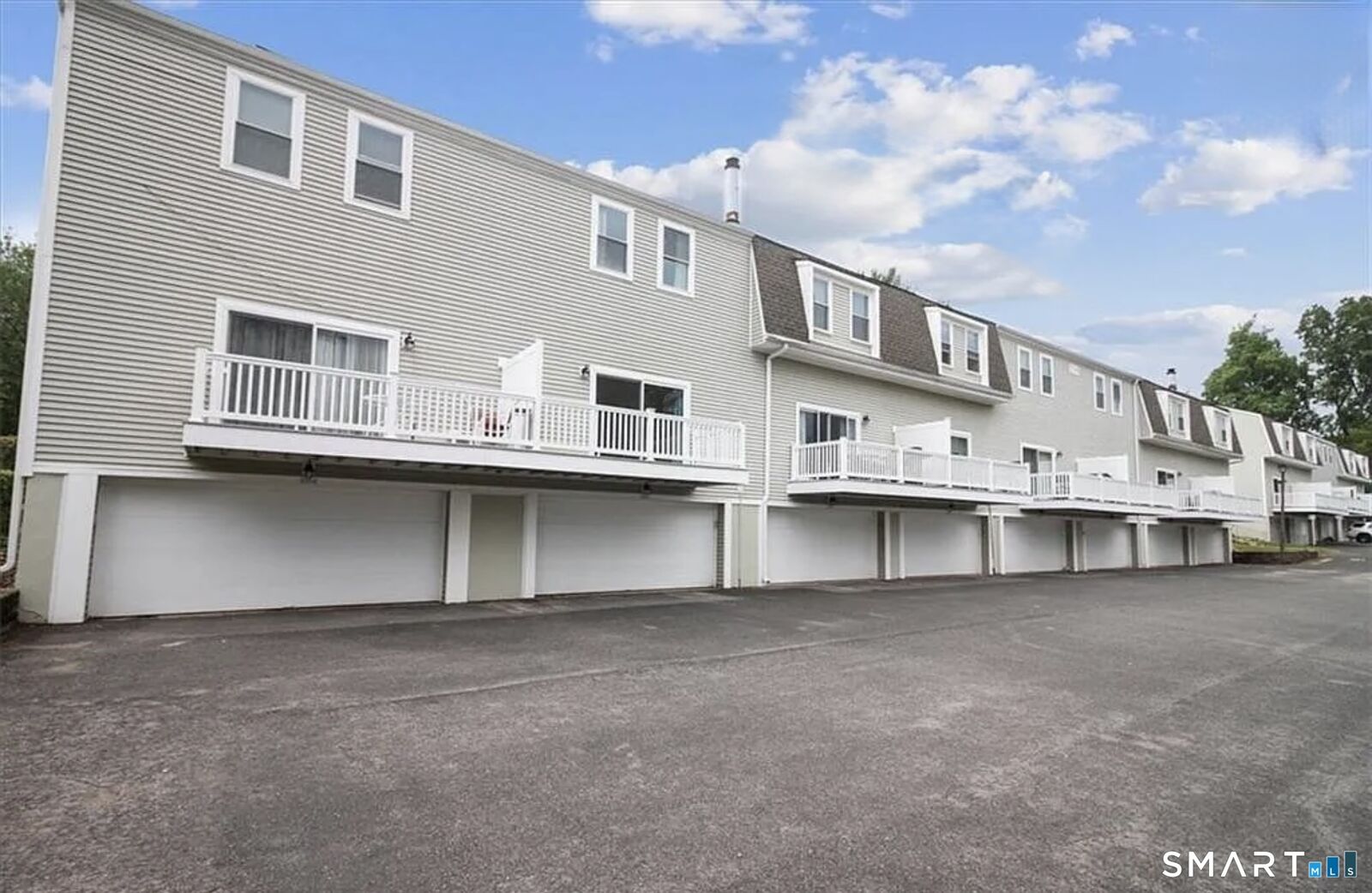 Property Photo:  235 Brittany Farms Road Apt G  CT 06053 