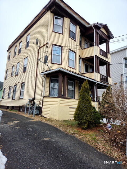 Property Photo: 463 Logan Street 2 CT 06607