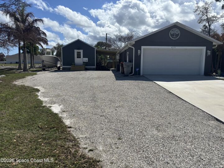 Property Photo:  615 19th Street SW  FL 32962 