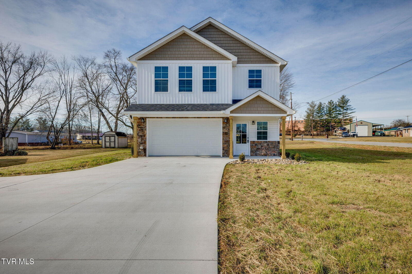 Property Photo:  300 Robin Hood Lane Lane  TN 37642 