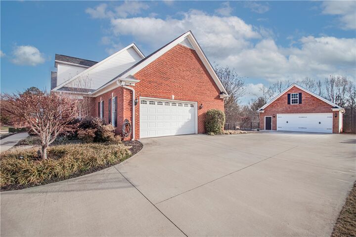 Property Photo:  111 Hunting Meadow  SC 29697 