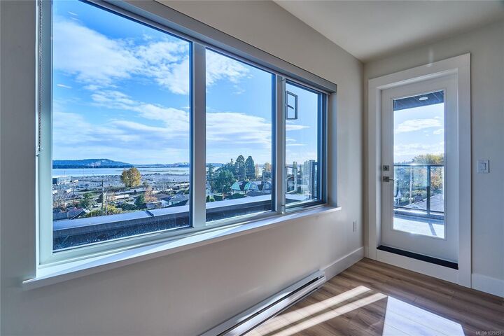 Property Photo: 45 Haliburton St #405 BC V9R 4V6