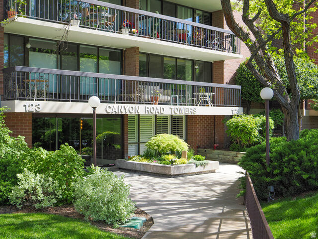 Property Photo: 123 E 2nd Ave 414 UT 84103