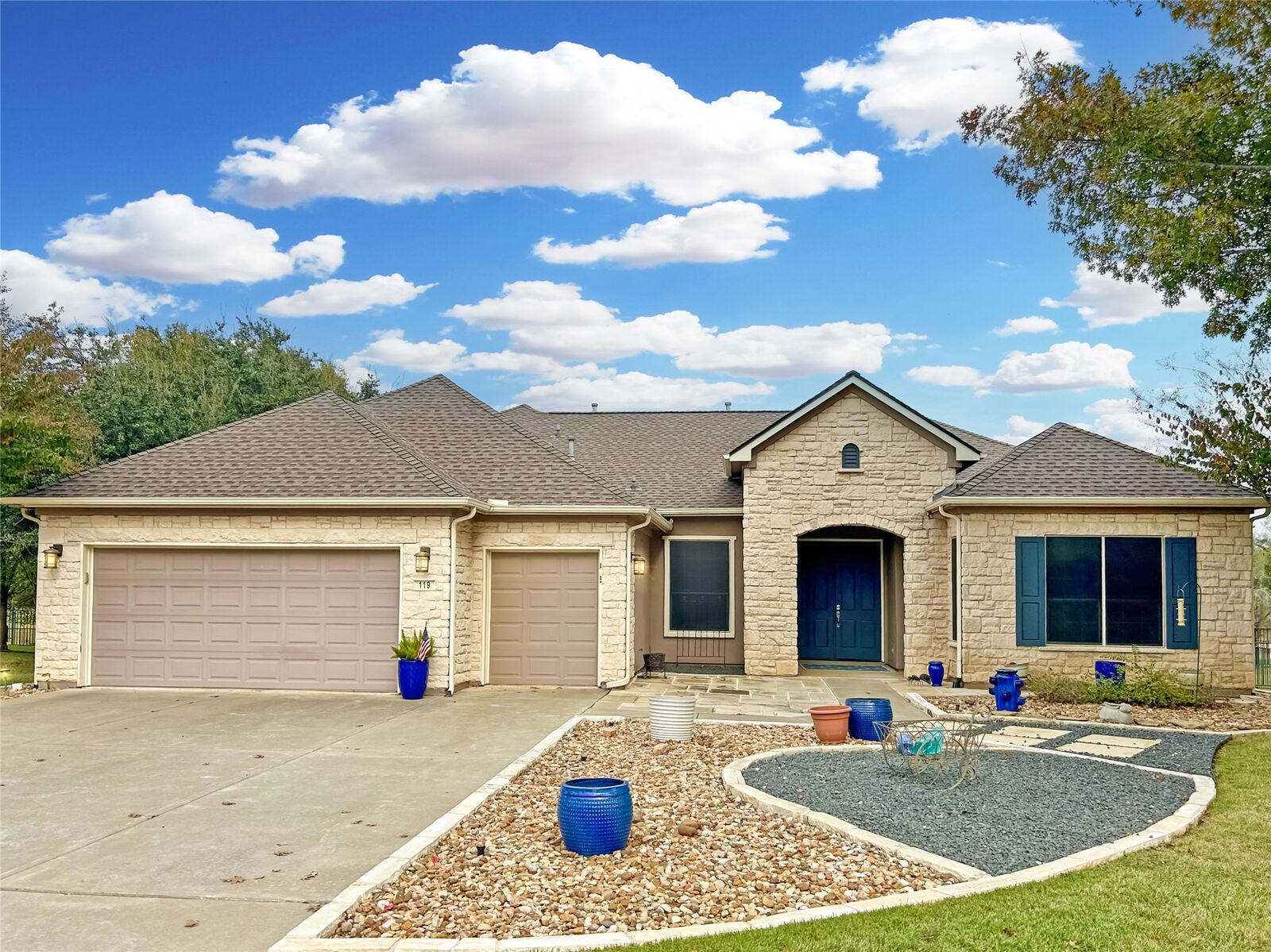 Property Photo:  119 Durango Trail  TX 78633 