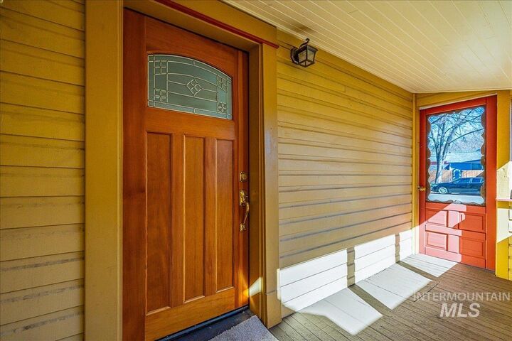 Property Photo: 1403 N 7th Street ID 83702