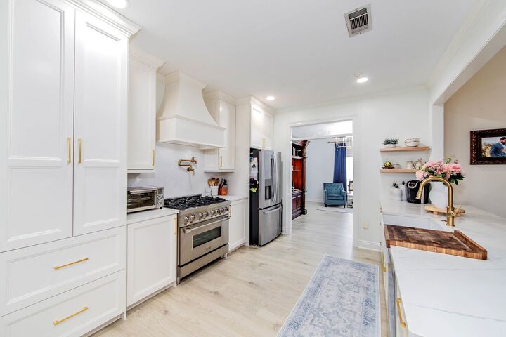 Property Photo: 206 Cheyenne Dr LA 70360