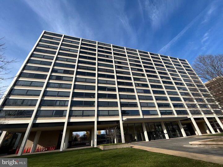 Property Photo:  4000 N Charles Street 1510  MD 21218 