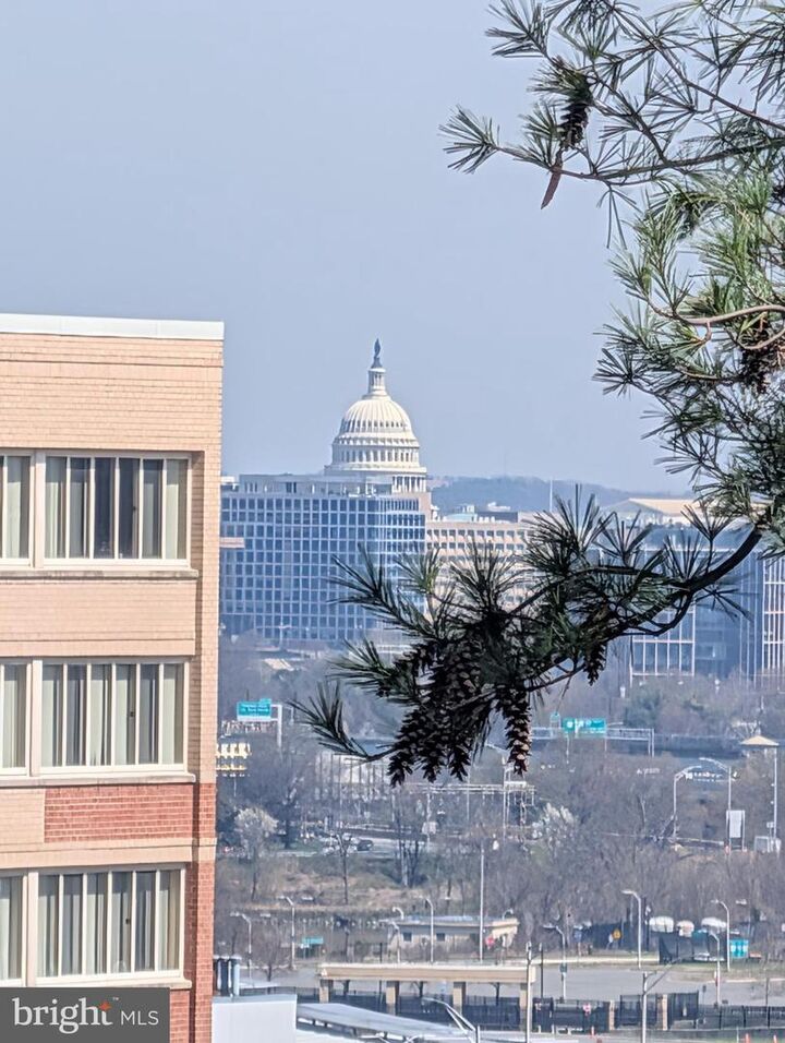 Property Photo: 1101 S Arlington Ridge Road 504 VA 22202