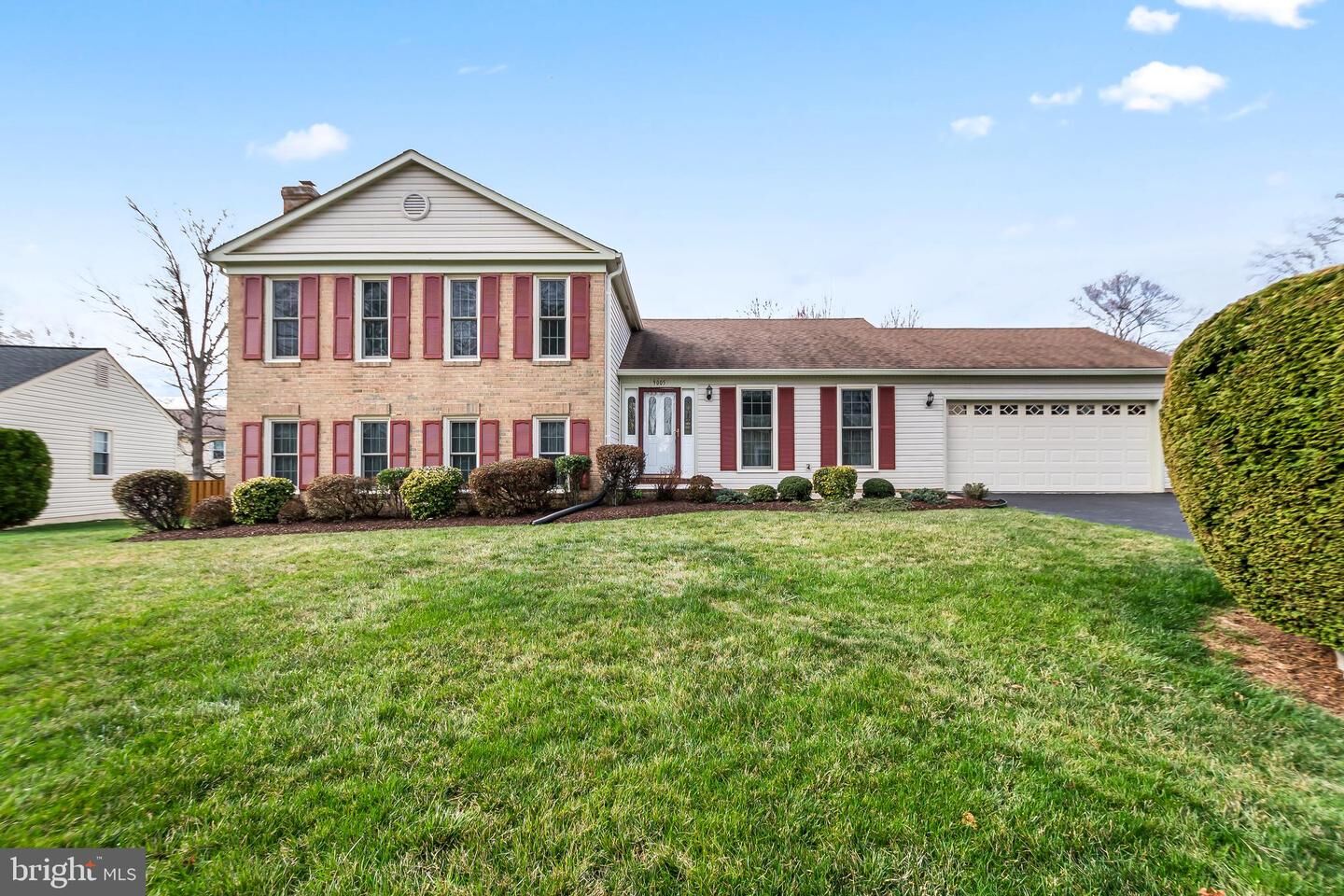 Property Photo: 9005 Penn Manor Court VA 22153