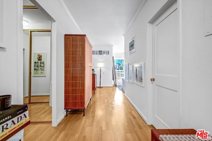 Property Photo:  999 N Doheny Dr  CA 90069 