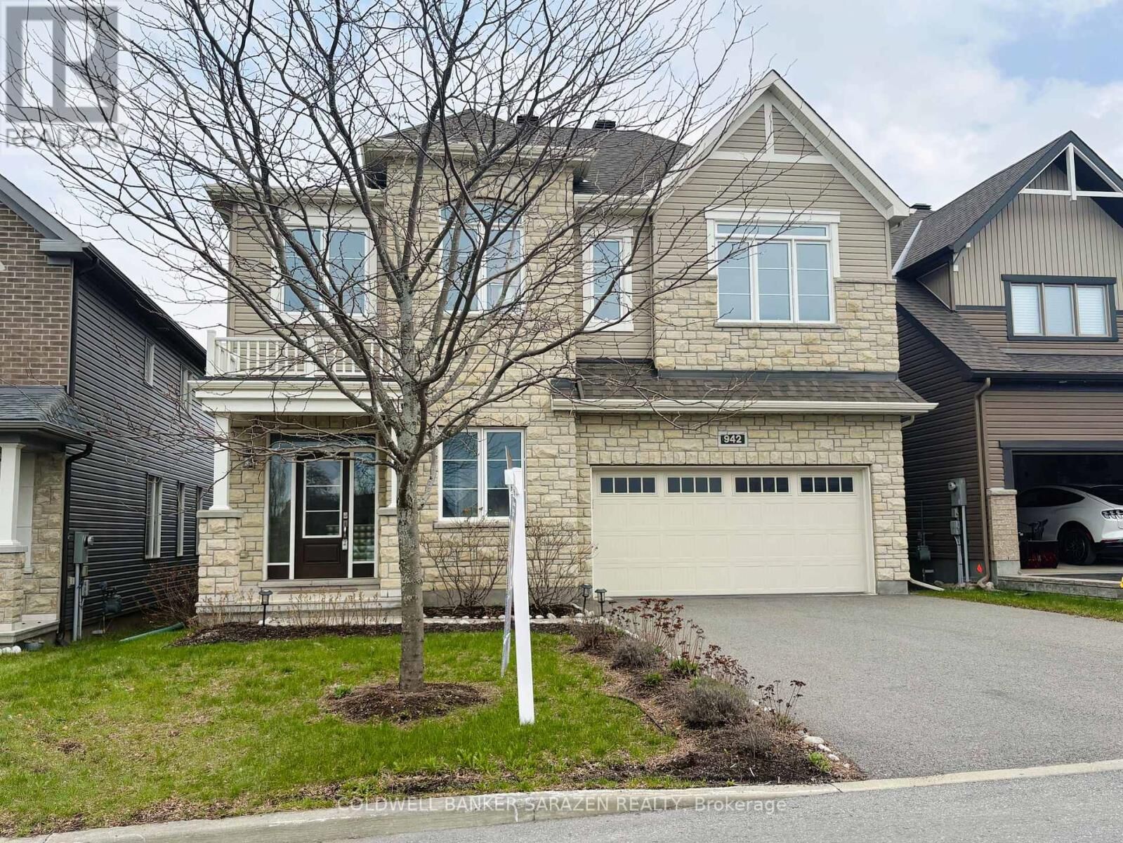 Property Photo:  942 Guinness Crescent  ON K2C 3H2 