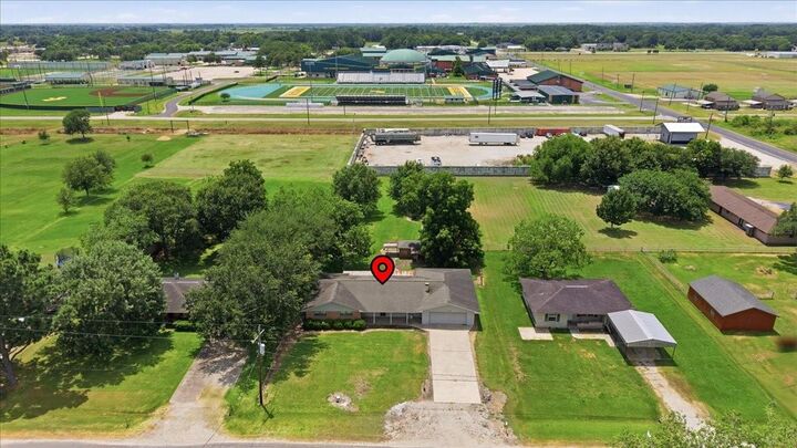 Property Photo:  1532 Sunny Acres  TX 77665 