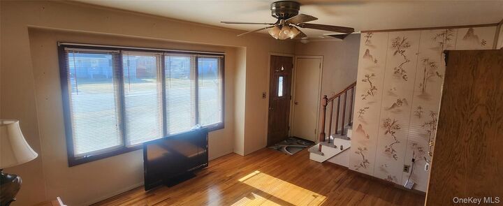 Property Photo:  6 Bogardus Road  NY 12524 