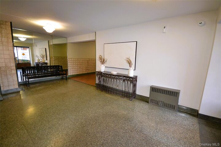 Property Photo:  247 Parkview Avenue 6M  NY 10708 