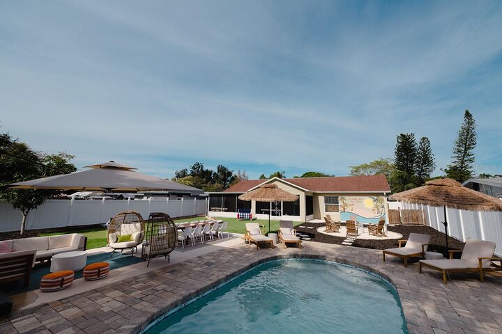 Property Photo: 3009 39th Avenue W FL 34205