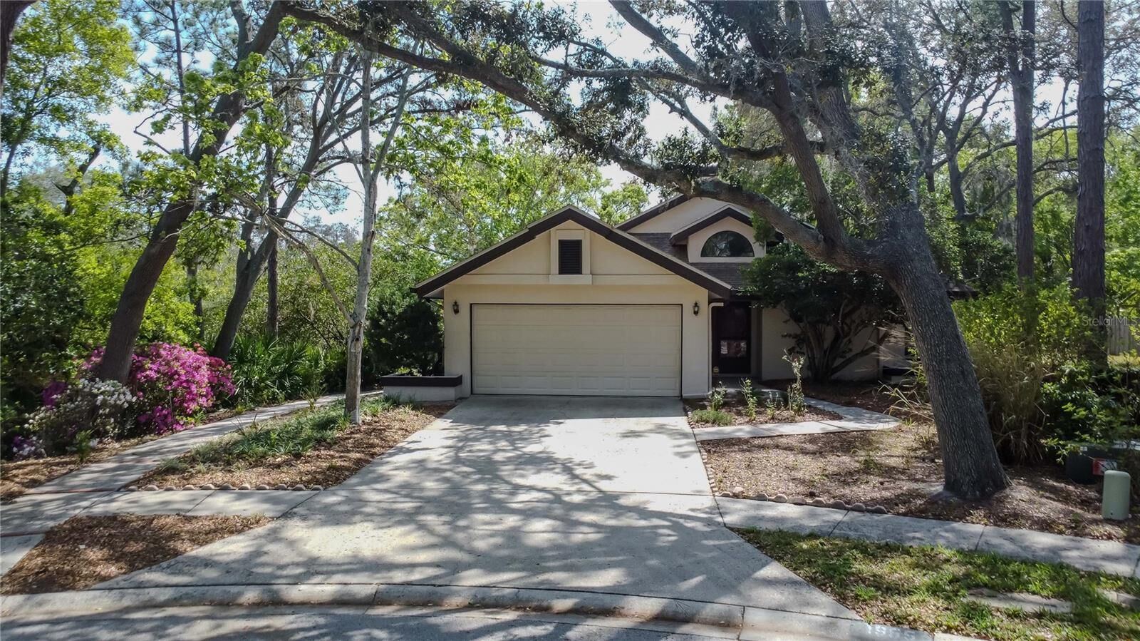 Property Photo: 1955 Sandalwood Place FL 33760