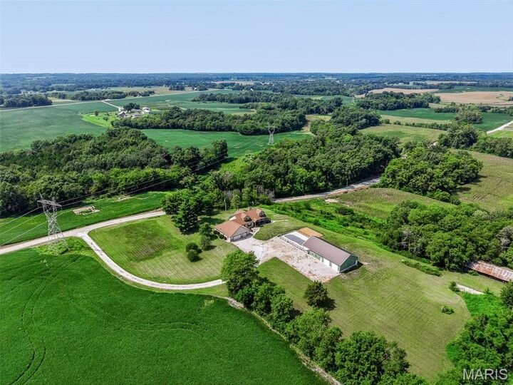 Property Photo: 4242 Quirin Road IL 62285