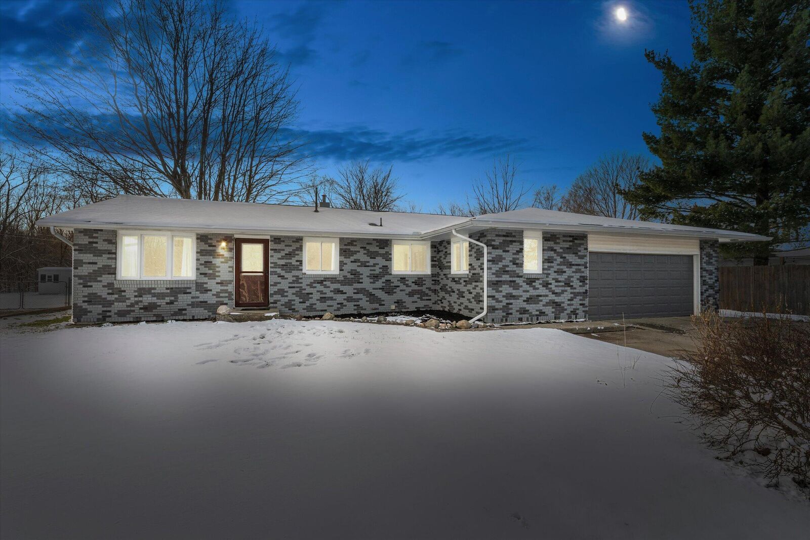 Property Photo: 68030 Eagle Lake Road MI 49112