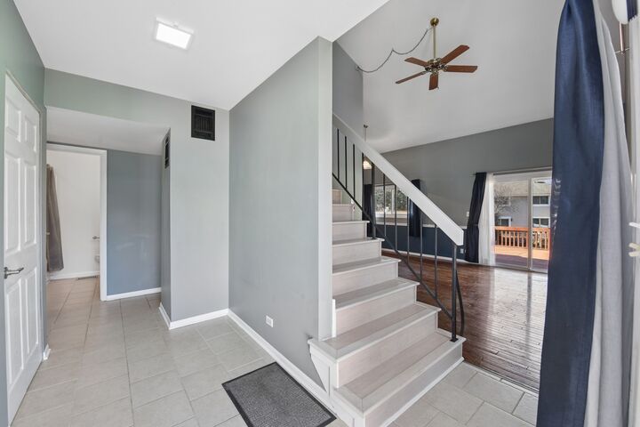 Property Photo:  1110 Sausalito Court  IL 60103 