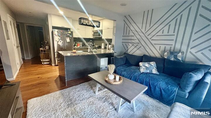 Property Photo:  19 Cleveland Avenue 3  NJ 07029 