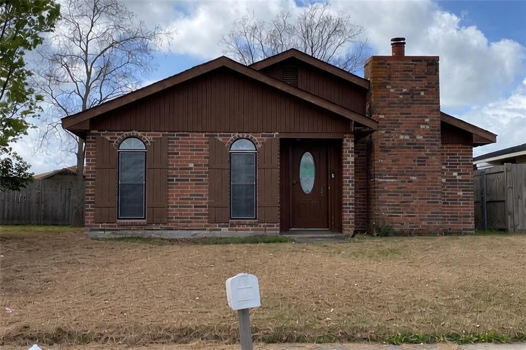 Property Photo:  7548 Briarwood Drive  LA 70128 