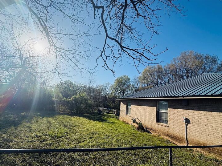 Property Photo: 735 Anderson Road TX 75462
