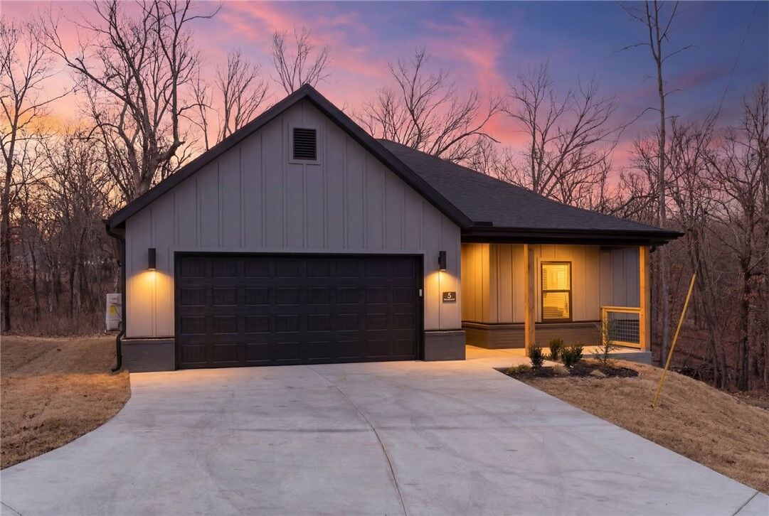 Property Photo:  5 Kirkdouglas Lane  AR 72715 