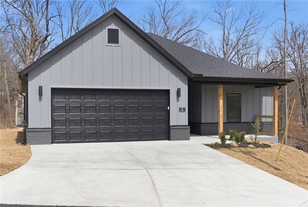 Property Photo:  5 Kirkdouglas Lane  AR 72715 