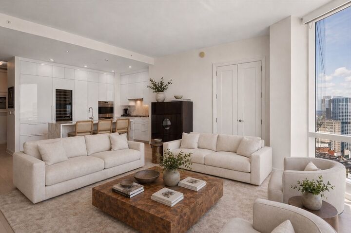 Property Photo:  1 Franklin Street 4704  MA 02110 