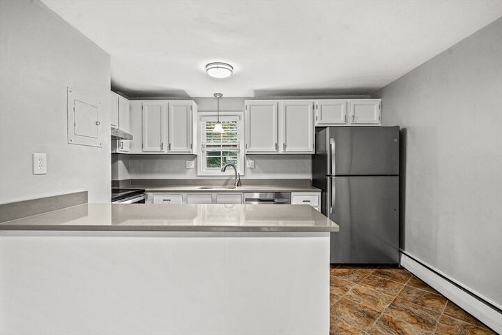 Property Photo:  29 Arlington Rd 5  MA 01801 