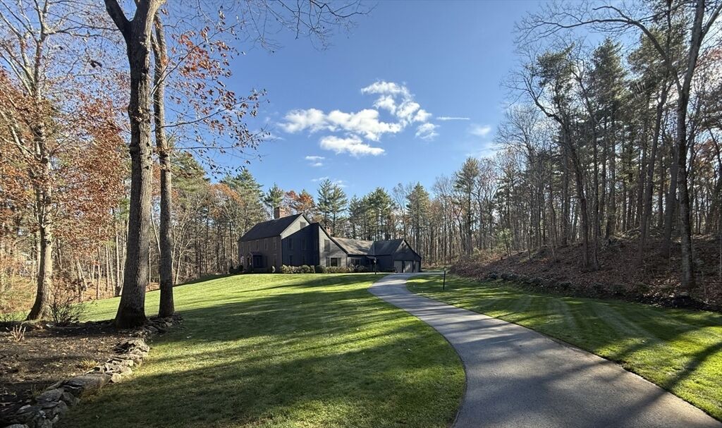 Property Photo:  85 Townsend Farm Road  MA 01921 