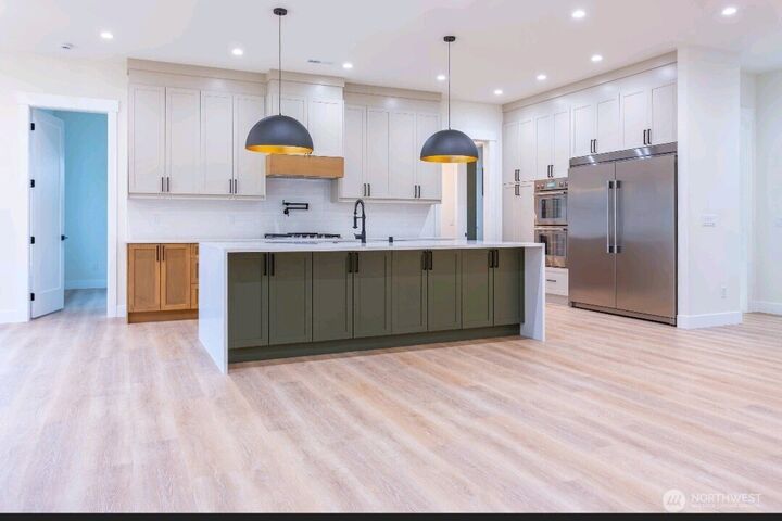 Property Photo:  6080  Mesa Court  WA 98248 