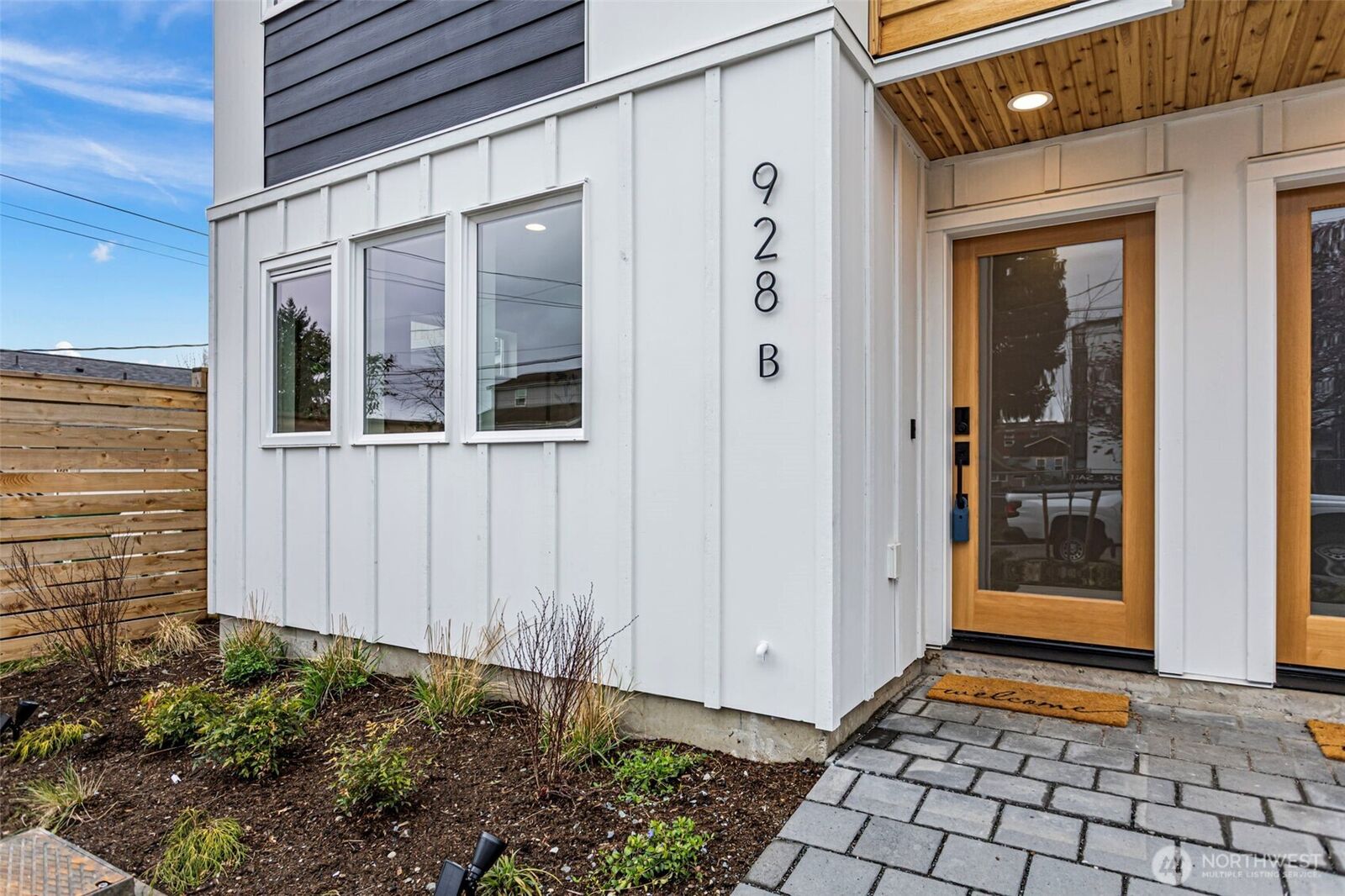 Property Photo:  928 NW 57th Street B  WA 98107 