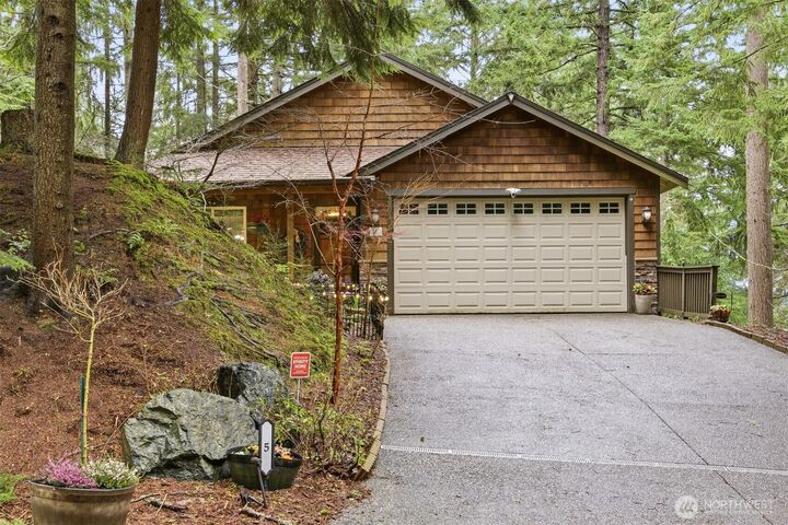 Property Photo:  5  Bracken Place  WA 98229 