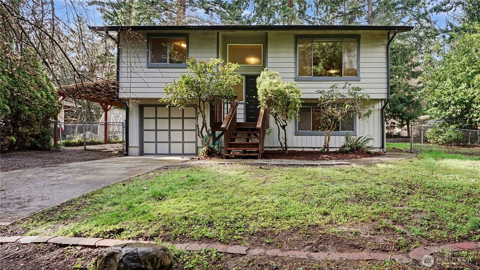 Property Photo:  5710  188th Avenue E  WA 98390 