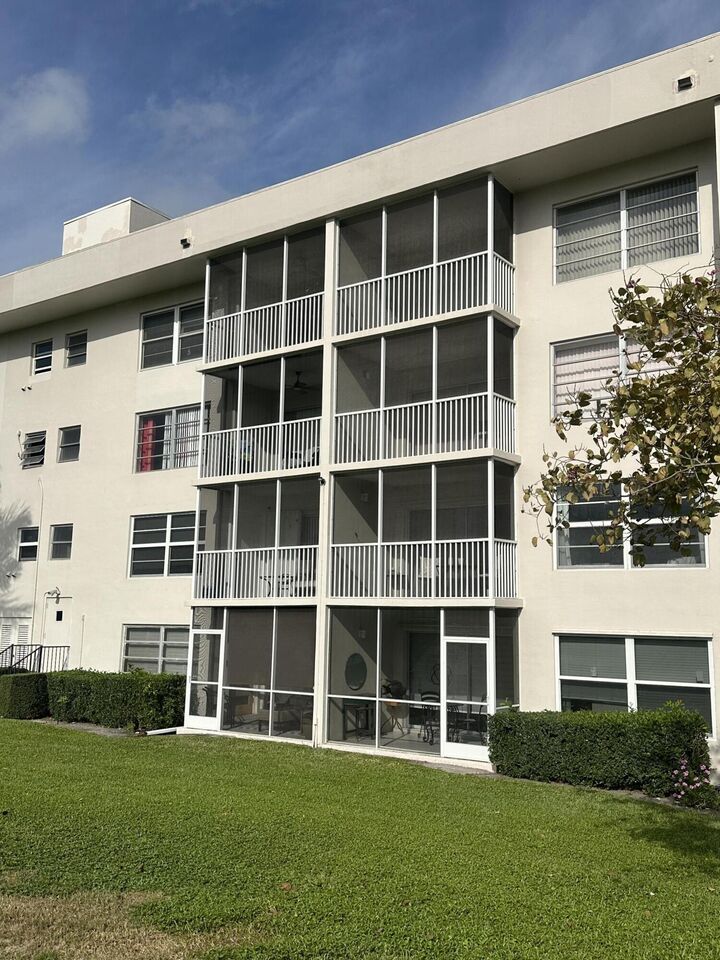 Property Photo: 2900 Palm Aire Dr 406 FL 33069