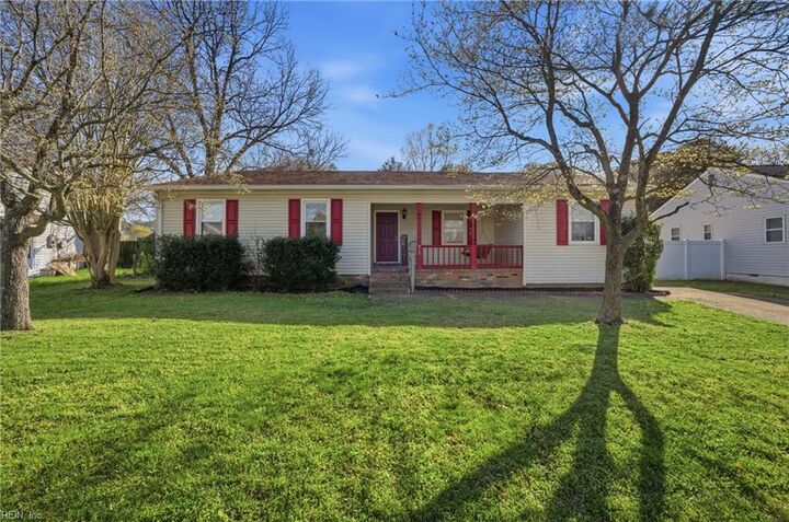 Property Photo: 813 Carolyn Dr VA 23320