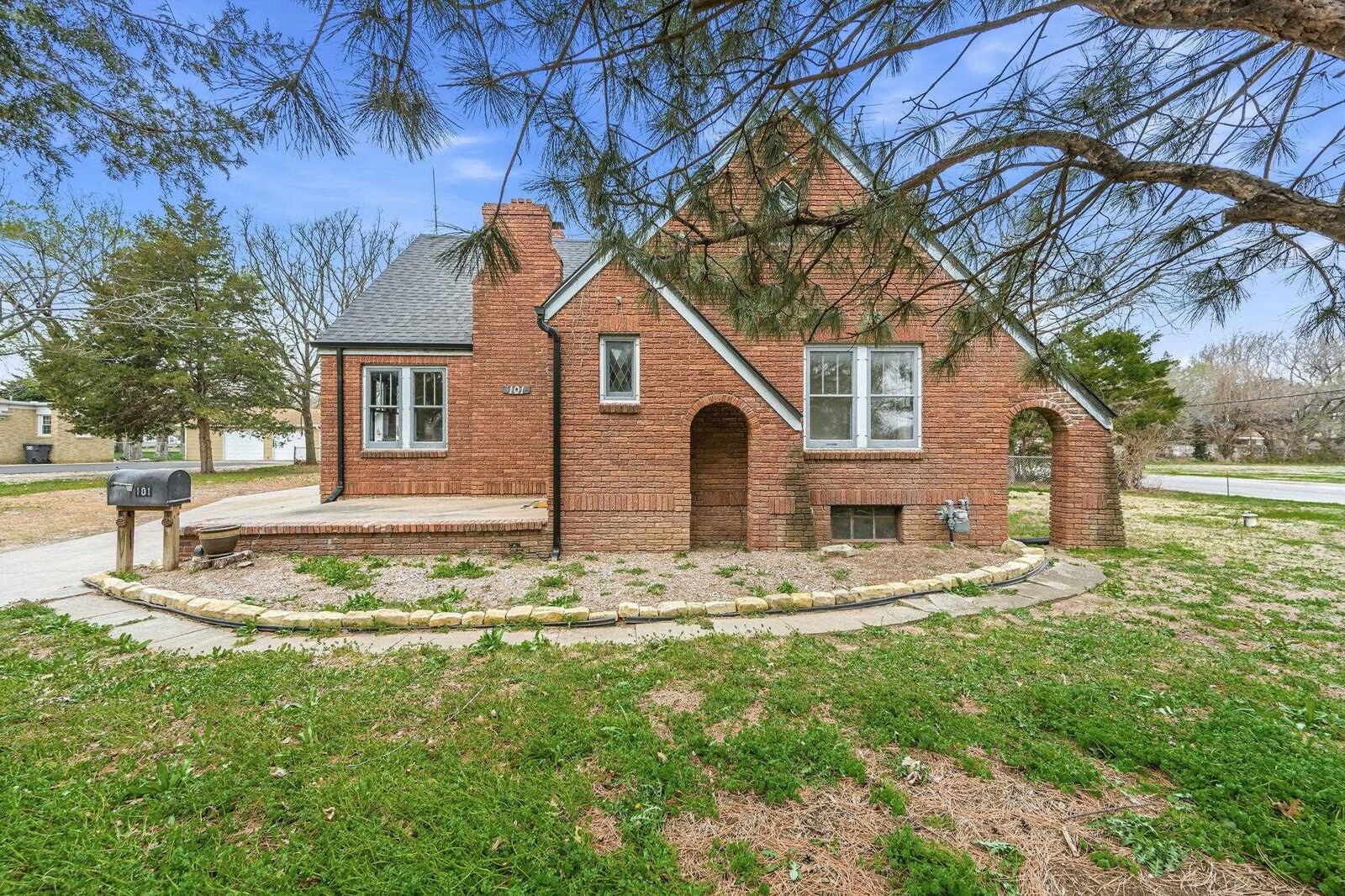 Property Photo:  101 S Tyler Rd  KS 67209 