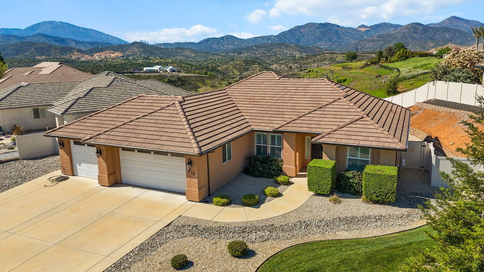 Property Photo:  878 Coggins Street  CA 96003 