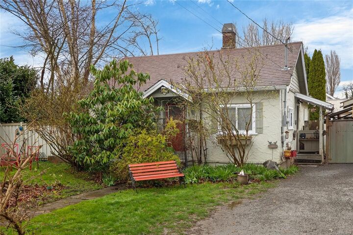 621 Coronation Ave — photo 1
