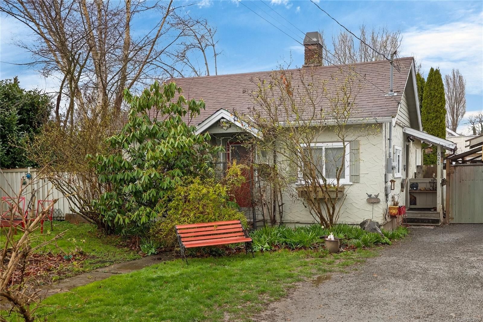 Property Photo: 621 Coronation Ave BC V9L 2V1