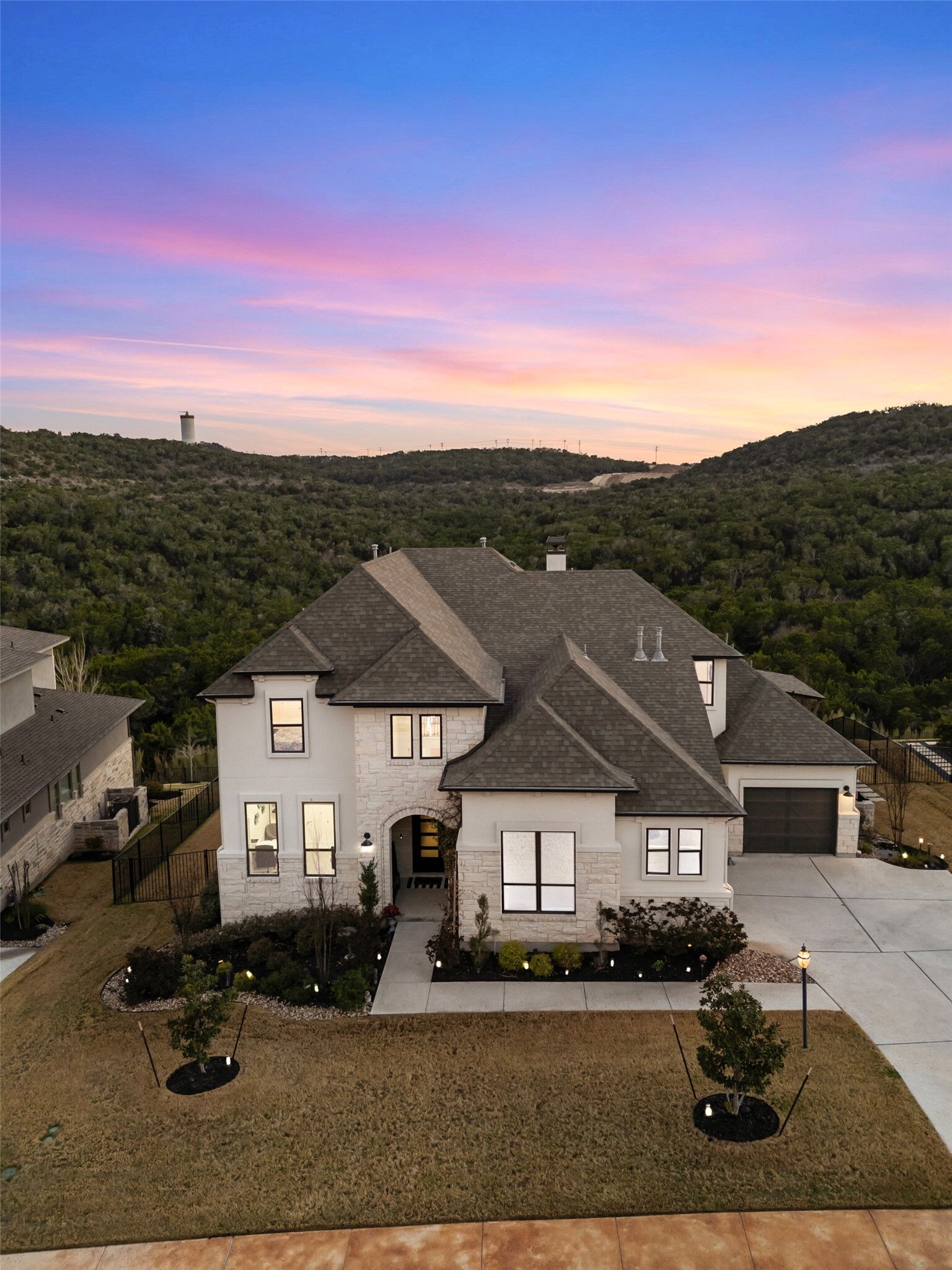 Property Photo: 140 Baldovino Skyway TX 78738