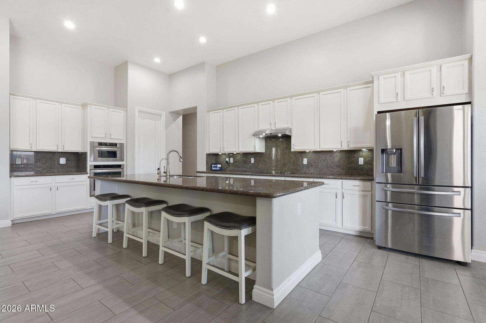 Property Photo:  2997 E Wildhorse Drive  AZ 85297 