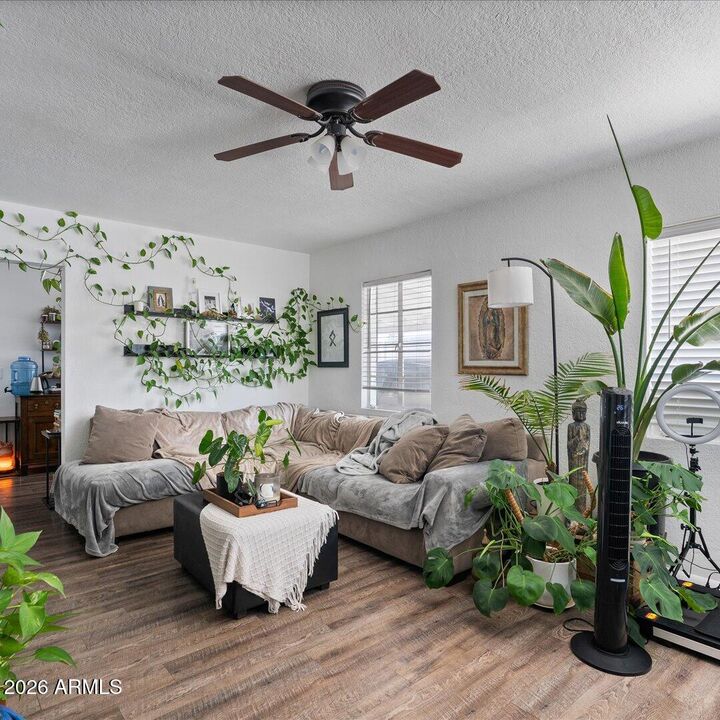 Property Photo:  449 N Drew Street E  AZ 85201 