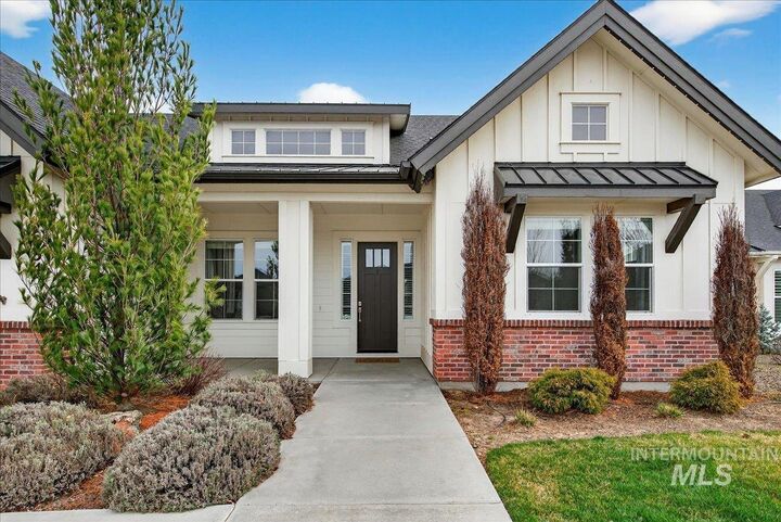 Property Photo:  1854 N Tullshire Way  ID 83616 