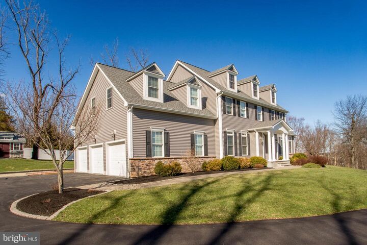 Property Photo:  4 Ashton Court  NJ 08822 