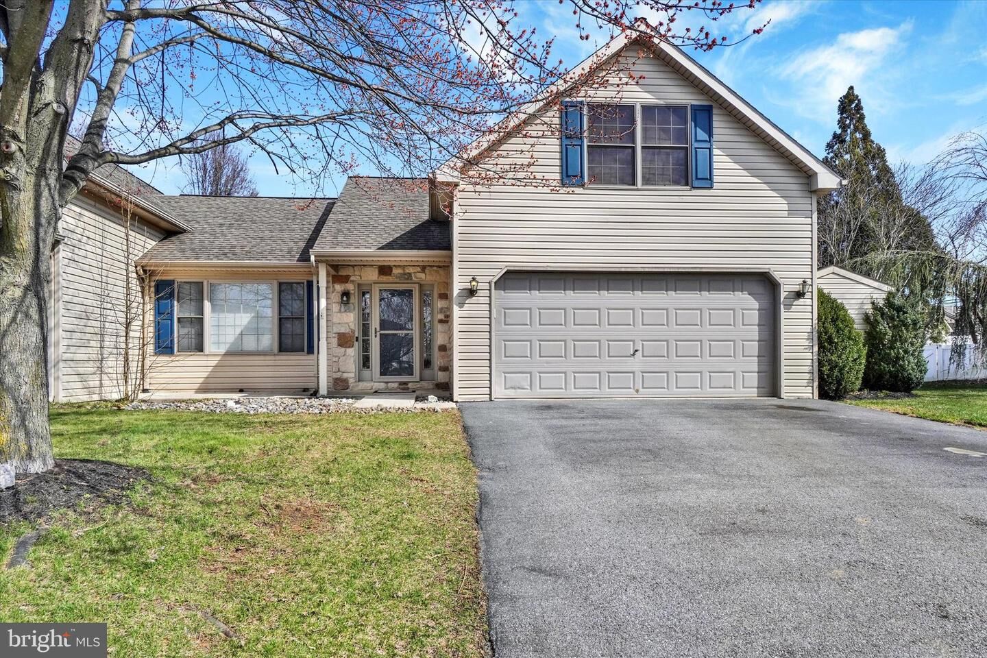 Property Photo:  2202 Weeping Willow Lane  PA 17552 
