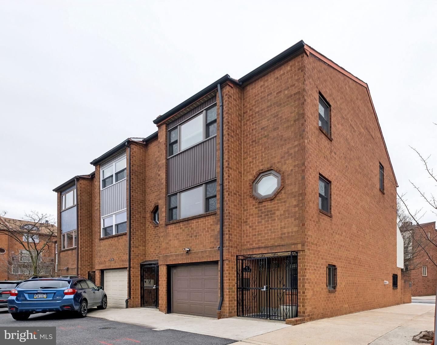 Property Photo:  1 Queen Street 1  PA 19147 