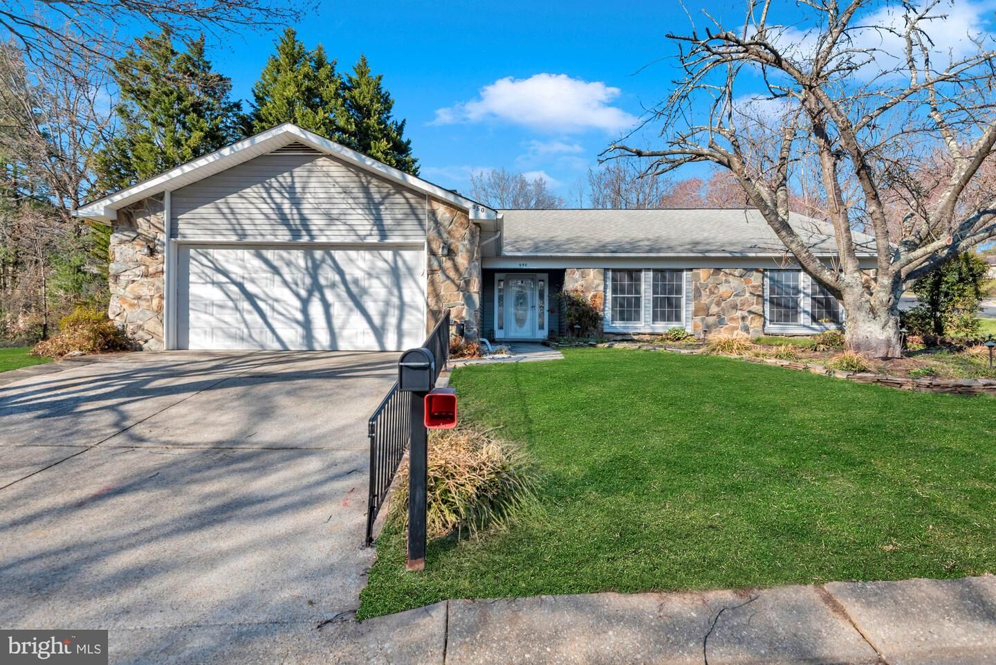 Property Photo:  950 Heather Way  MD 21401 